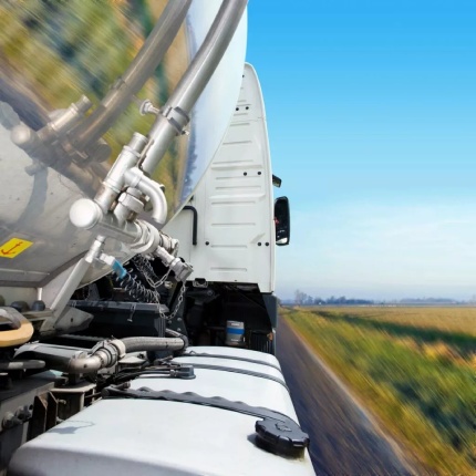 18 Wheeler side view on the highway
